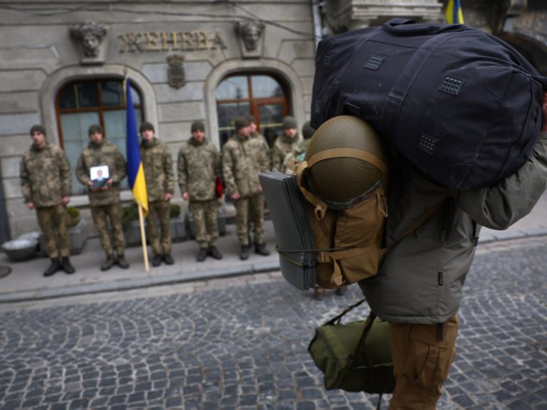 Moscow-backed court jails two Colombians who fought for Ukraine